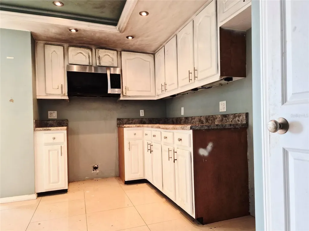 5950 Pelican Bay Plaza S Gulfport FL 33707