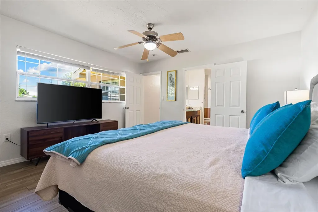 3524 S School Avenue Sarasota FL 34239
