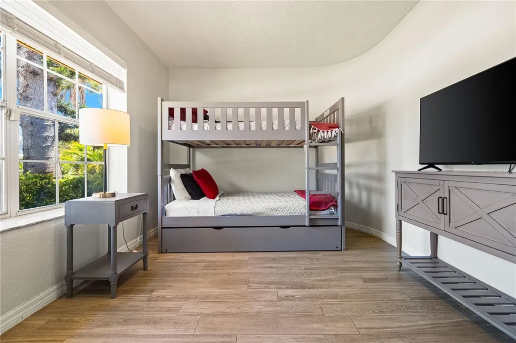 3524 S School Avenue Sarasota FL 34239
