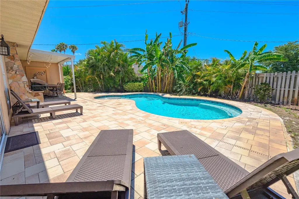 3524 S School Avenue Sarasota FL 34239