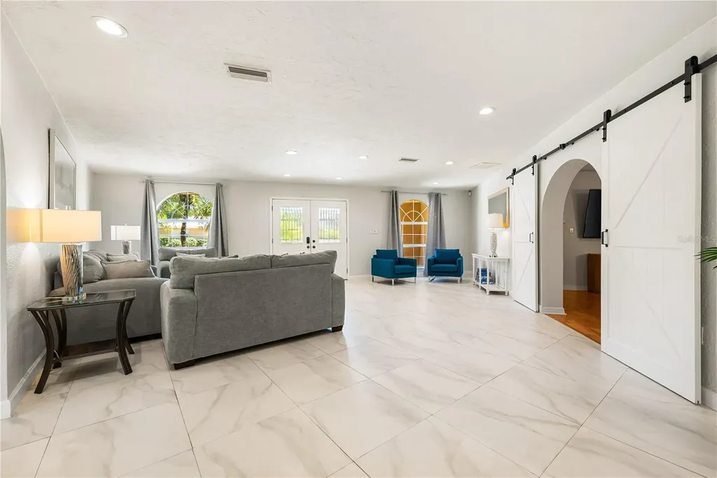 3524 S School Avenue Sarasota FL 34239
