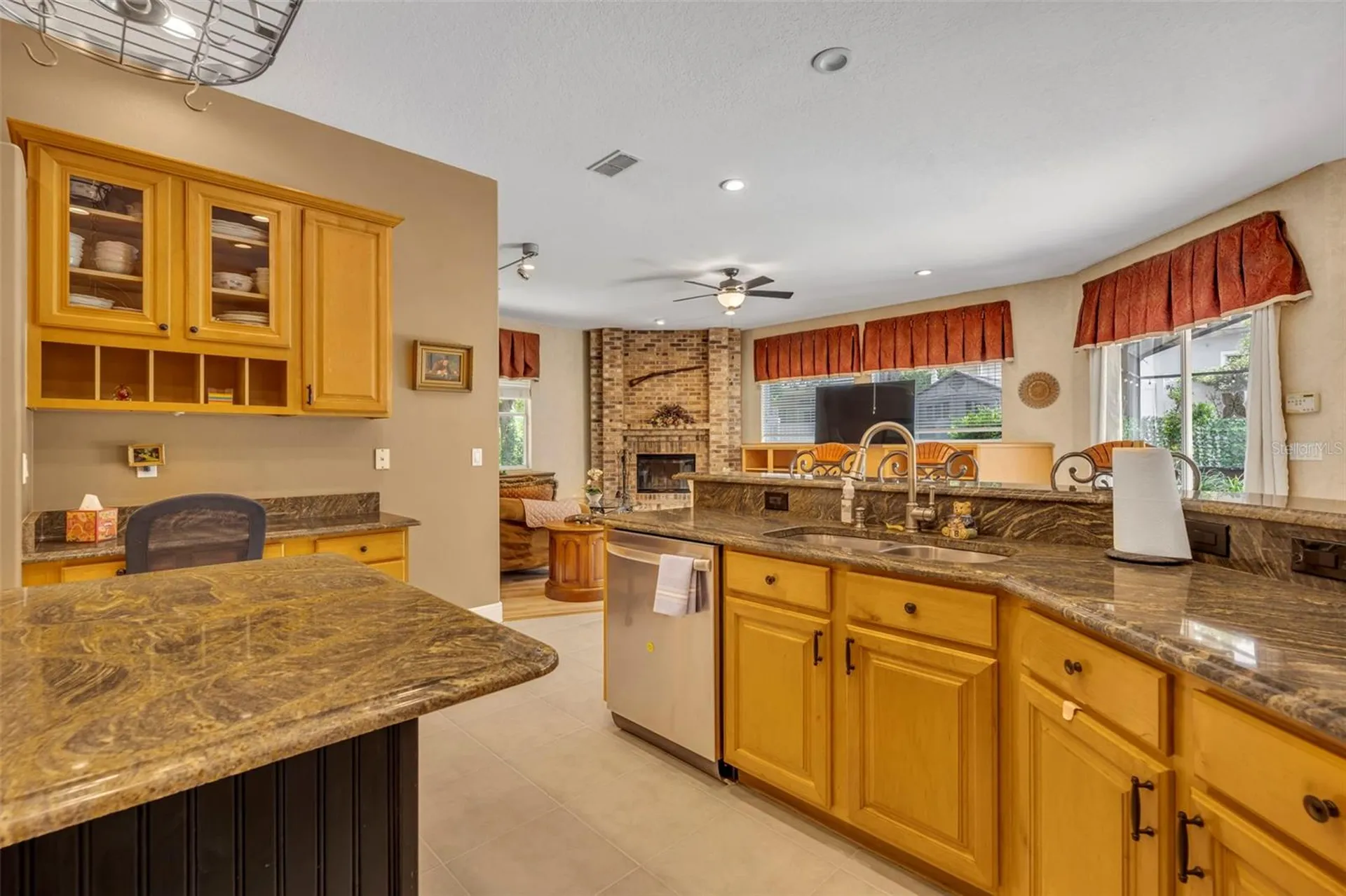 2518 Emerald Tree Lane Apopka FL 32712