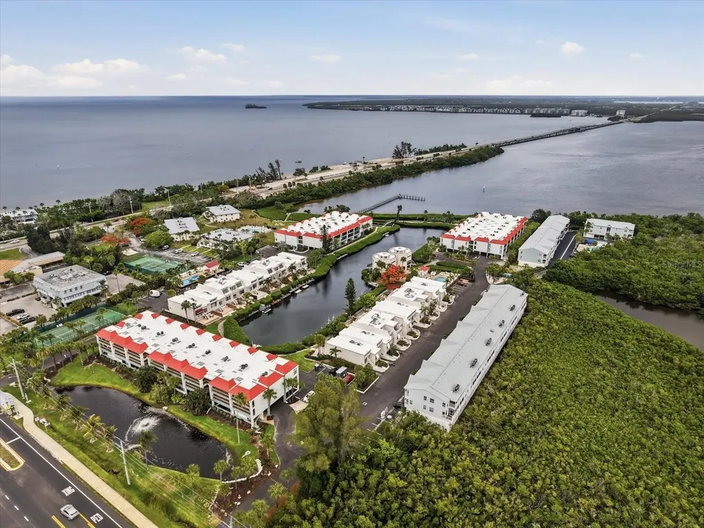 3705 E Bay Drive Holmes Beach FL 34217