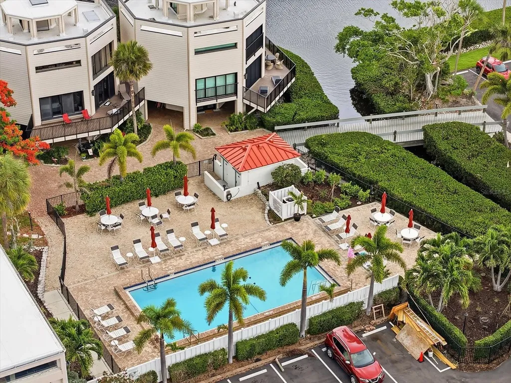 3705 E Bay Drive Holmes Beach FL 34217