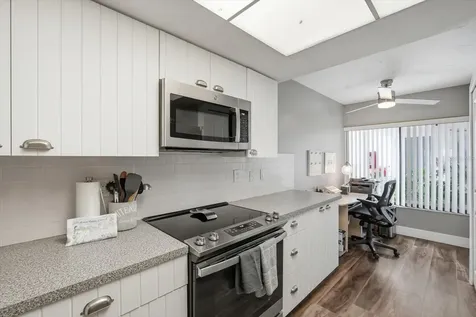 3705 E Bay Drive Holmes Beach FL 34217