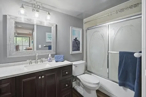 3705 E Bay Drive Holmes Beach FL 34217
