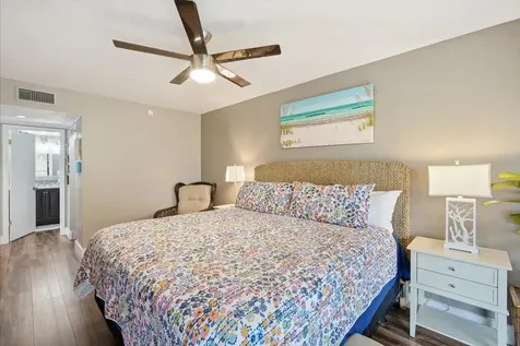 3705 E Bay Drive Holmes Beach FL 34217