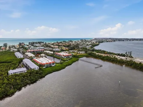 3705 E Bay Drive Holmes Beach FL 34217