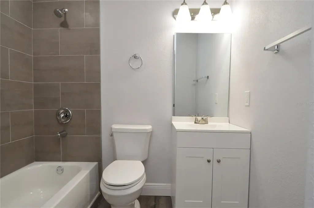 8633 Fancy Finch Drive Tampa FL 33614