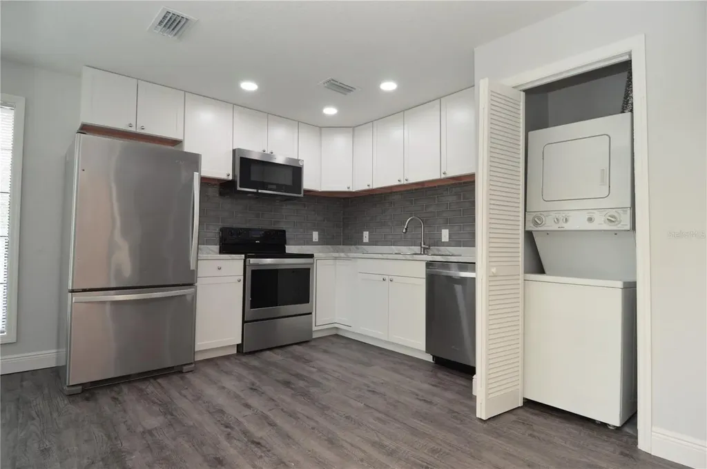 8633 Fancy Finch Drive Tampa FL 33614