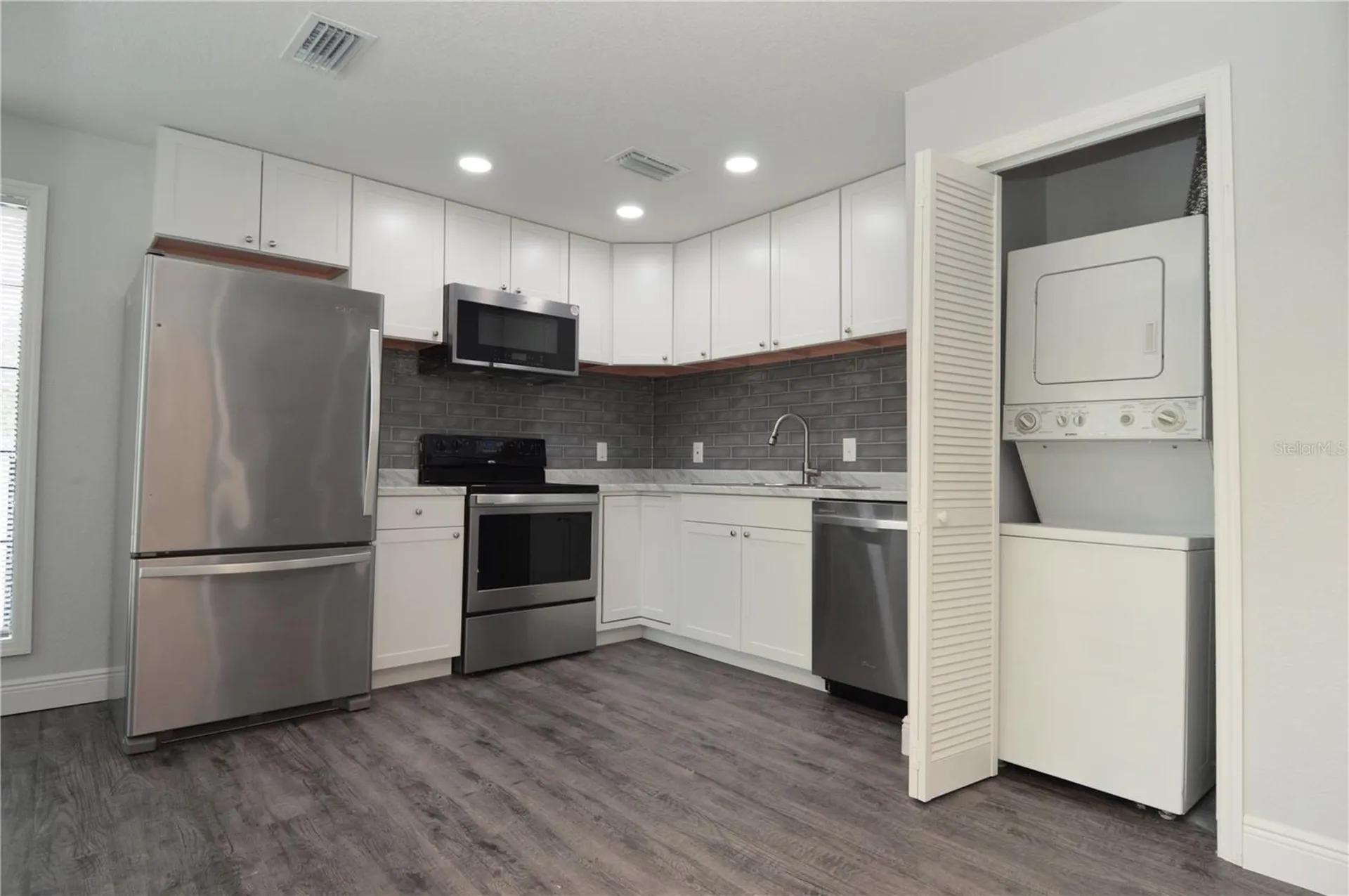 8633 Fancy Finch Drive Tampa FL 33614