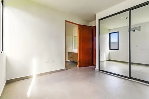 238 Urb. Monteazul Guaynabo PR 00971