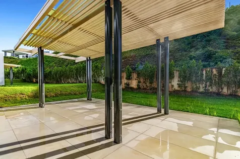 238 Urb. Monteazul Guaynabo PR 00971