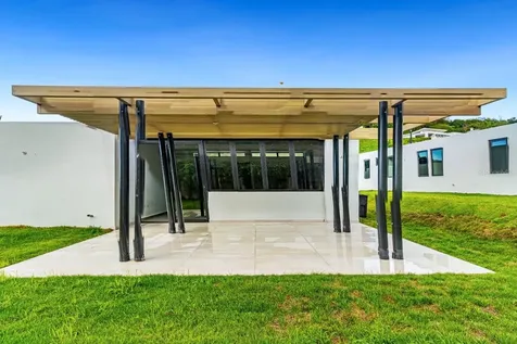 238 Urb. Monteazul Guaynabo PR 00971