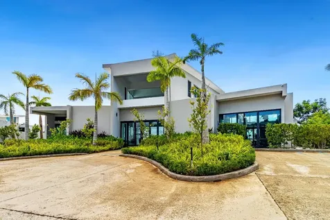 238 Urb. Monteazul Guaynabo PR 00971