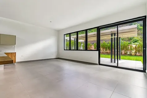238 Urb. Monteazul Guaynabo PR 00971
