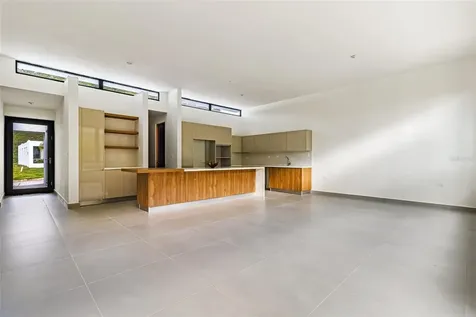 238 Urb. Monteazul Guaynabo PR 00971