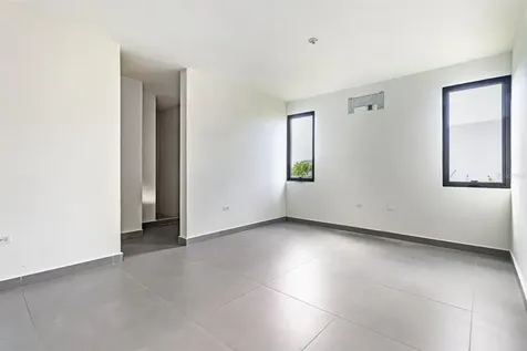238 Urb. Monteazul Guaynabo PR 00971
