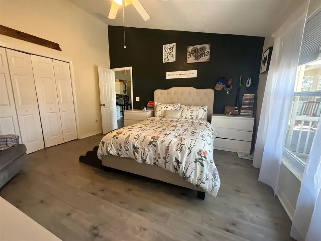 13512 Biscayne Drive Grand Island FL 32735
