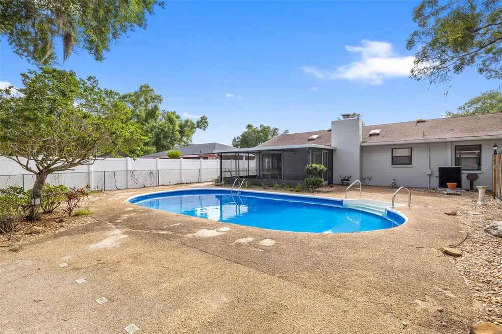 1855 Kim Acres Lane Dover FL 33527