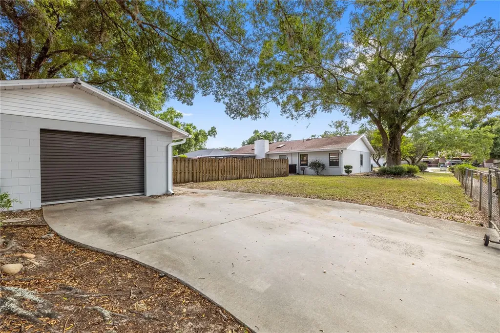 1855 Kim Acres Lane Dover FL 33527