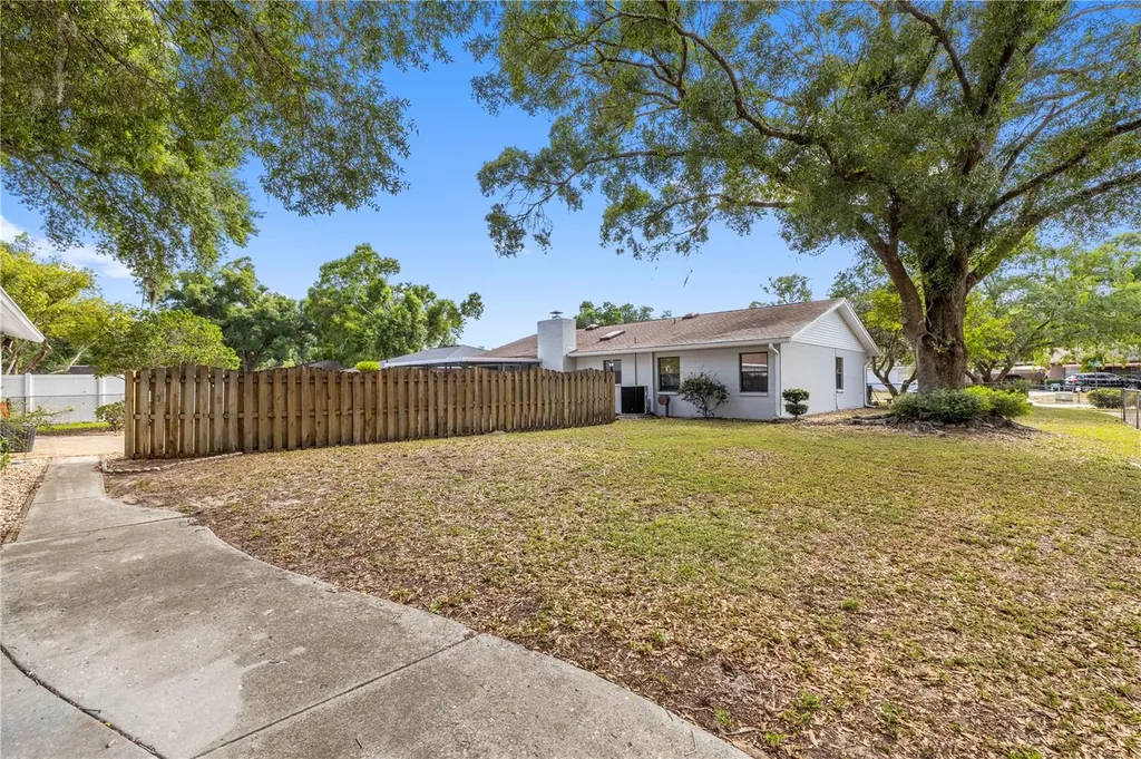 1855 Kim Acres Lane Dover FL 33527