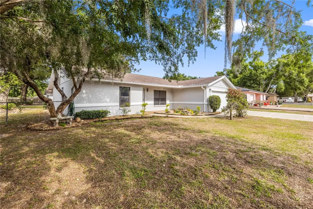 1855 Kim Acres Lane Dover FL 33527