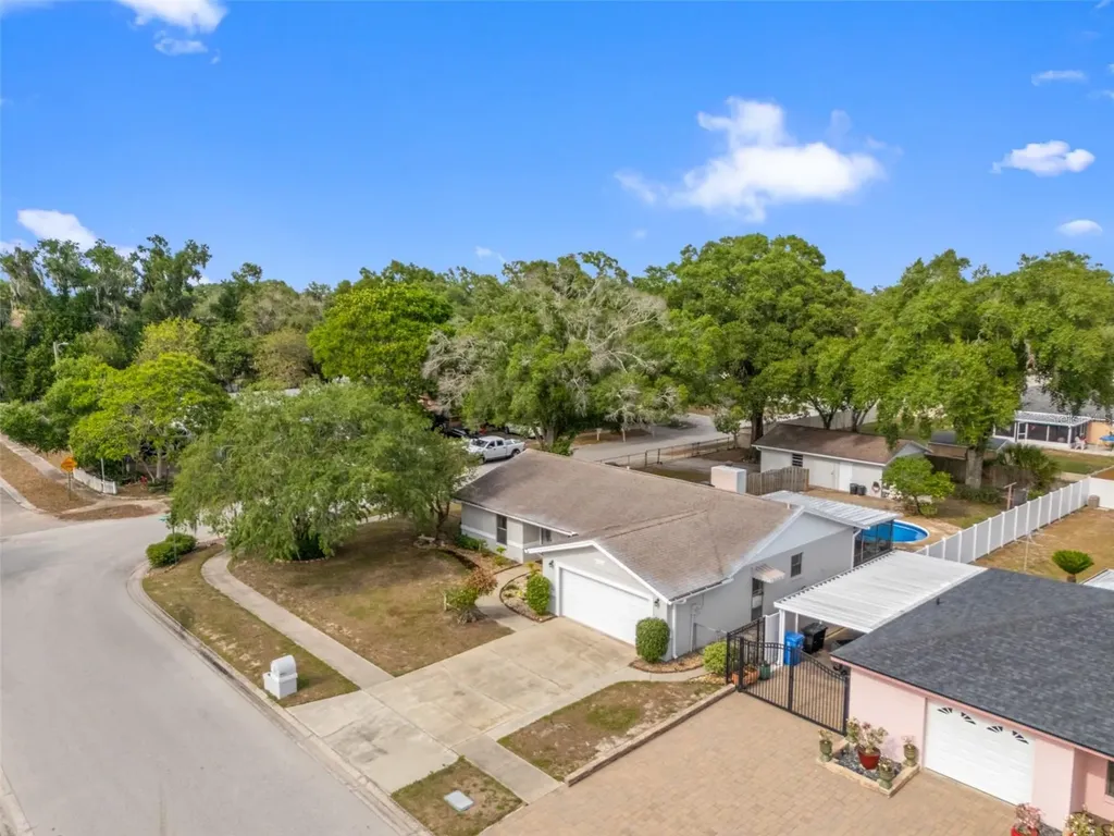 1855 Kim Acres Lane Dover FL 33527