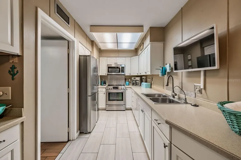 8727 Bardmoor Place Seminole FL 33777
