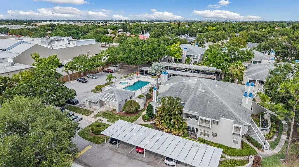 8727 Bardmoor Place Seminole FL 33777