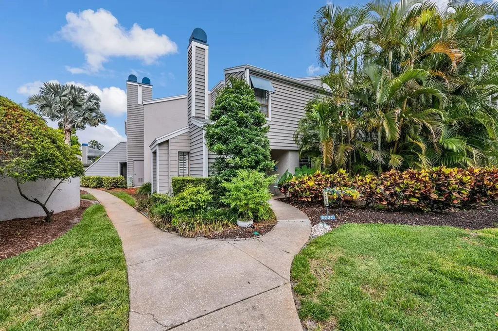 8727 Bardmoor Place Seminole FL 33777