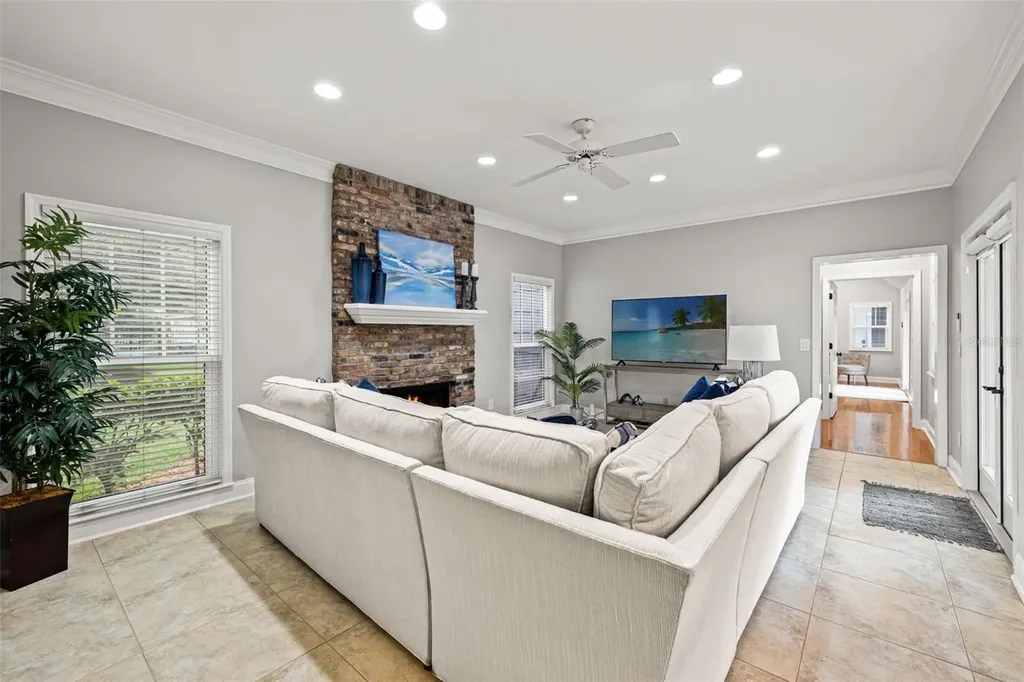 3233 W Parkland Boulevard Tampa FL 33609