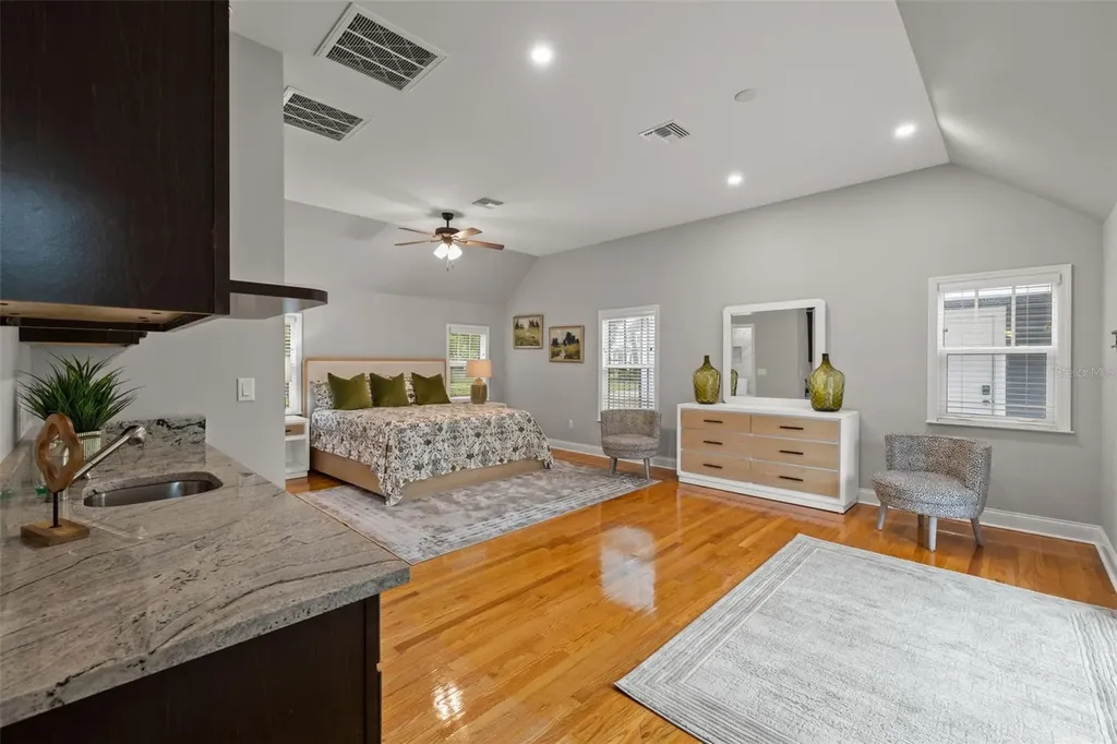3233 W Parkland Boulevard Tampa FL 33609