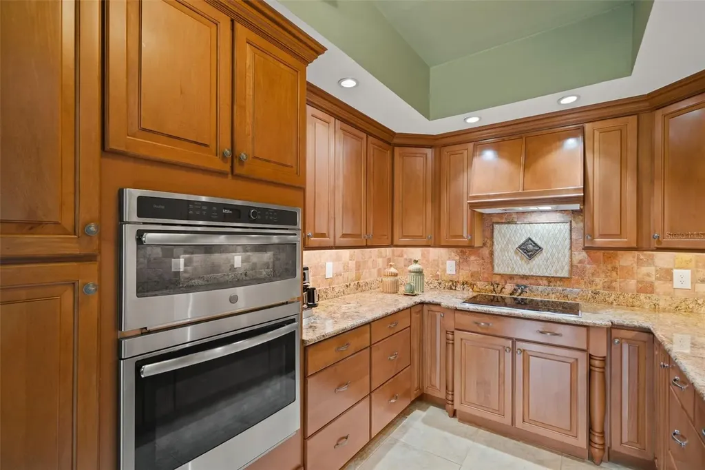 3233 W Parkland Boulevard Tampa FL 33609