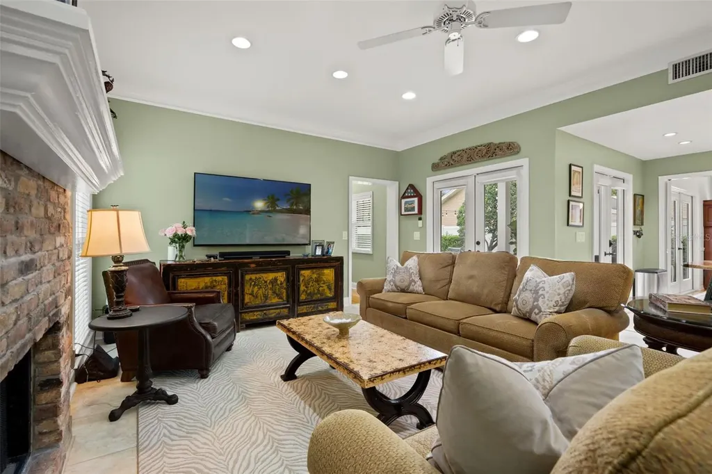 3233 W Parkland Boulevard Tampa FL 33609