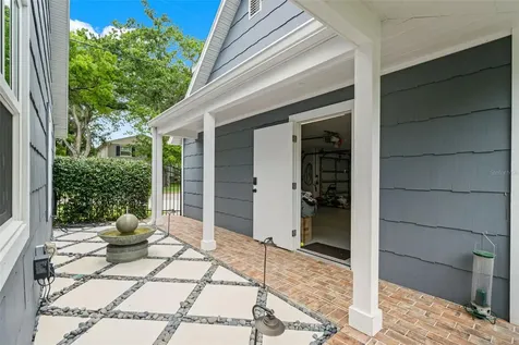 3233 W Parkland Boulevard Tampa FL 33609