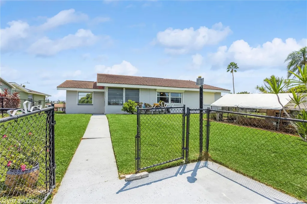 4145 Star Island Drive Holiday FL 34691