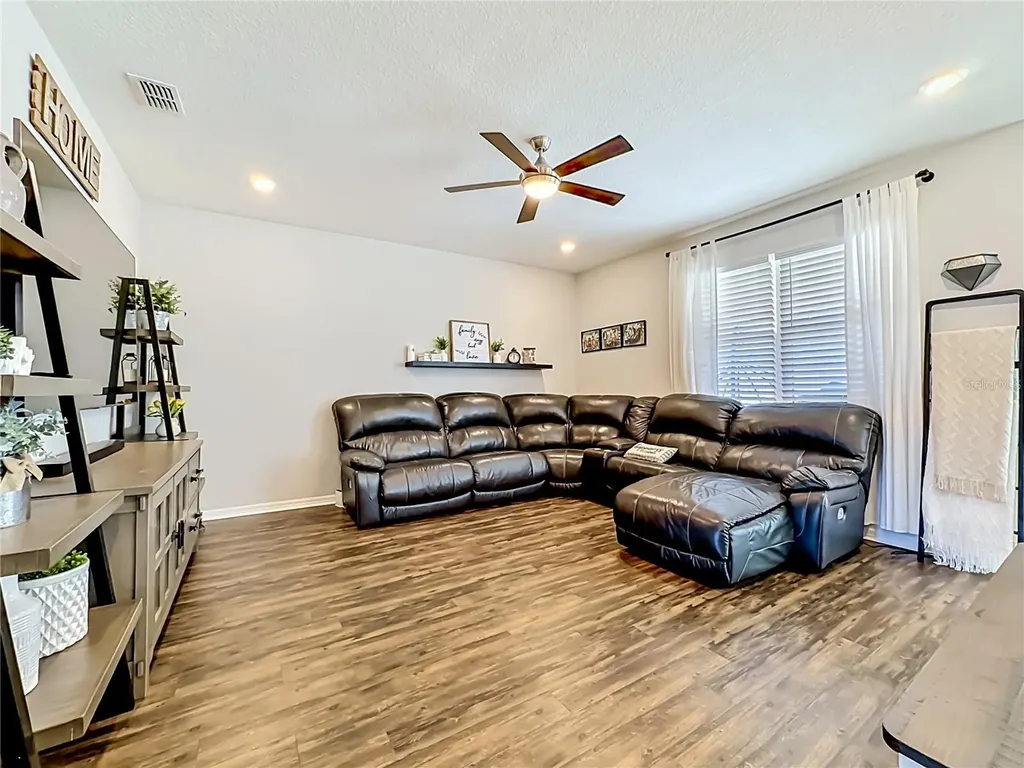 11205 Brighton Knoll Loop Riverview FL 33579