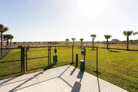 975 Phoenix Street Davenport FL 33837