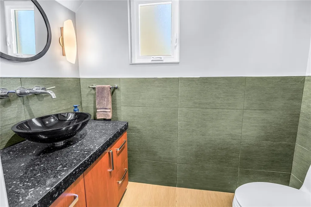 2781 Bayside Drive S St Petersburg FL 33705