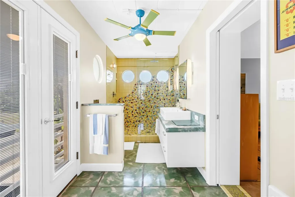 2781 Bayside Drive S St Petersburg FL 33705