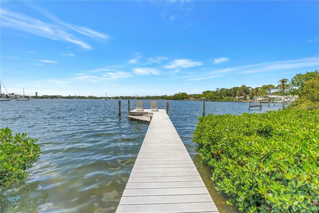 2781 Bayside Drive S St Petersburg FL 33705