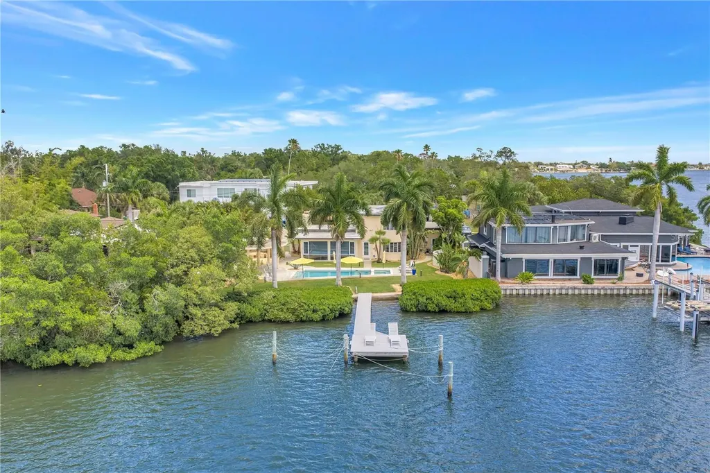 2781 Bayside Drive S St Petersburg FL 33705