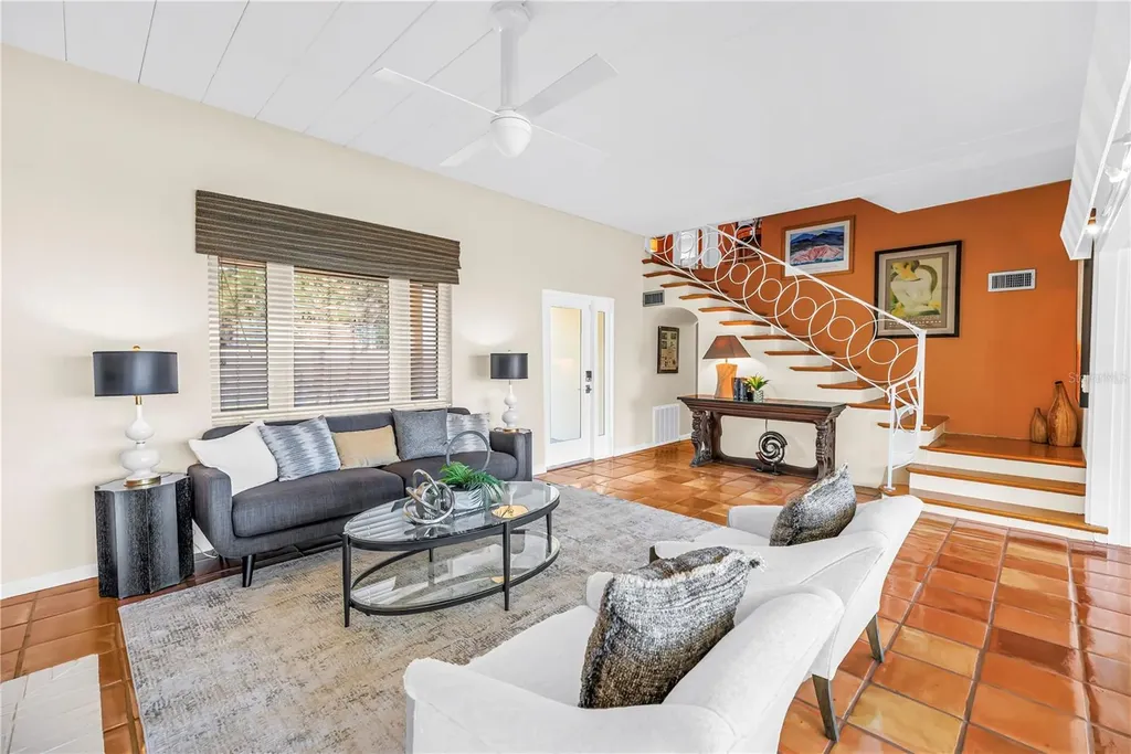 2781 Bayside Drive S St Petersburg FL 33705