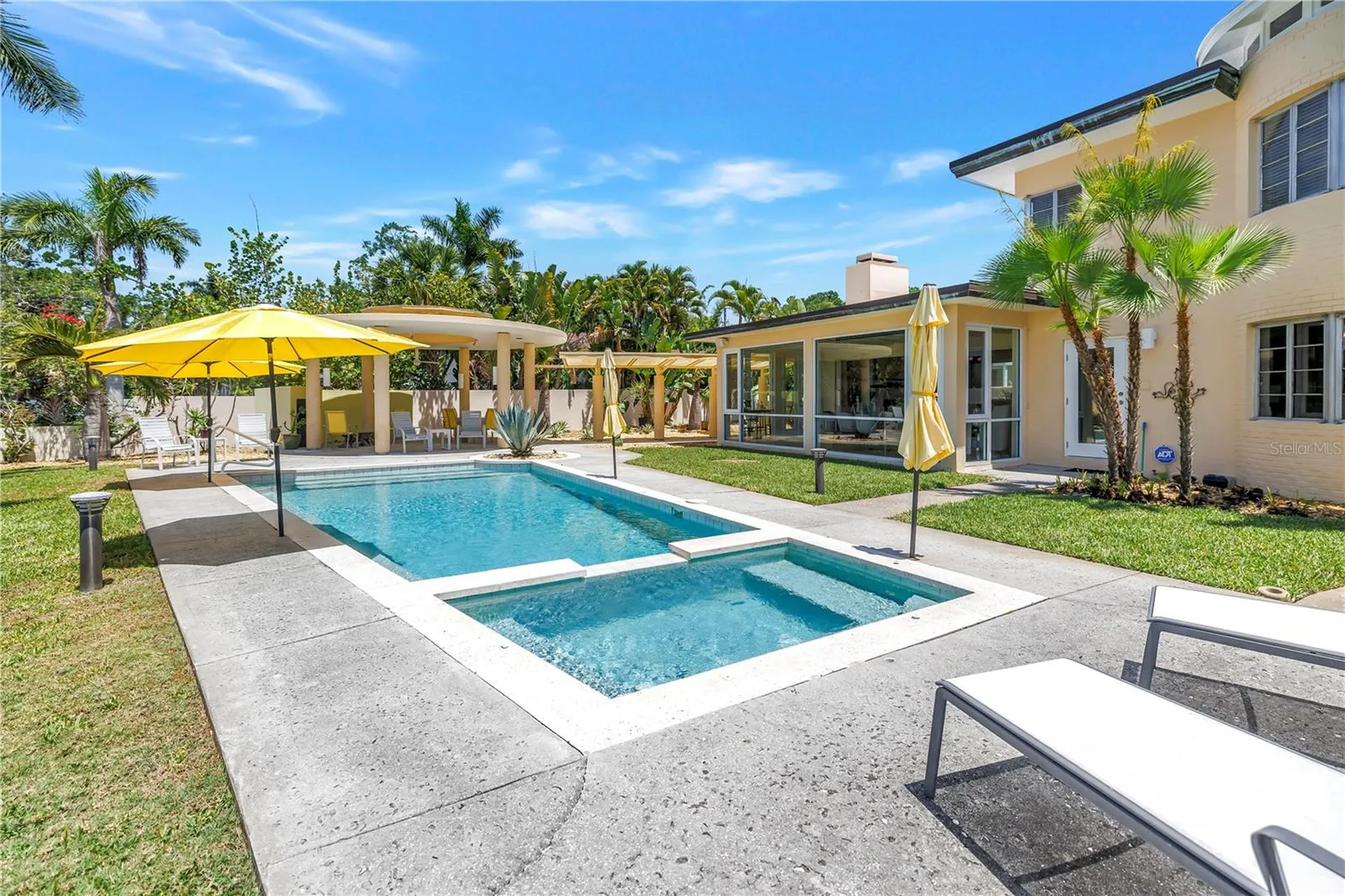 2781 Bayside Drive S St Petersburg FL 33705