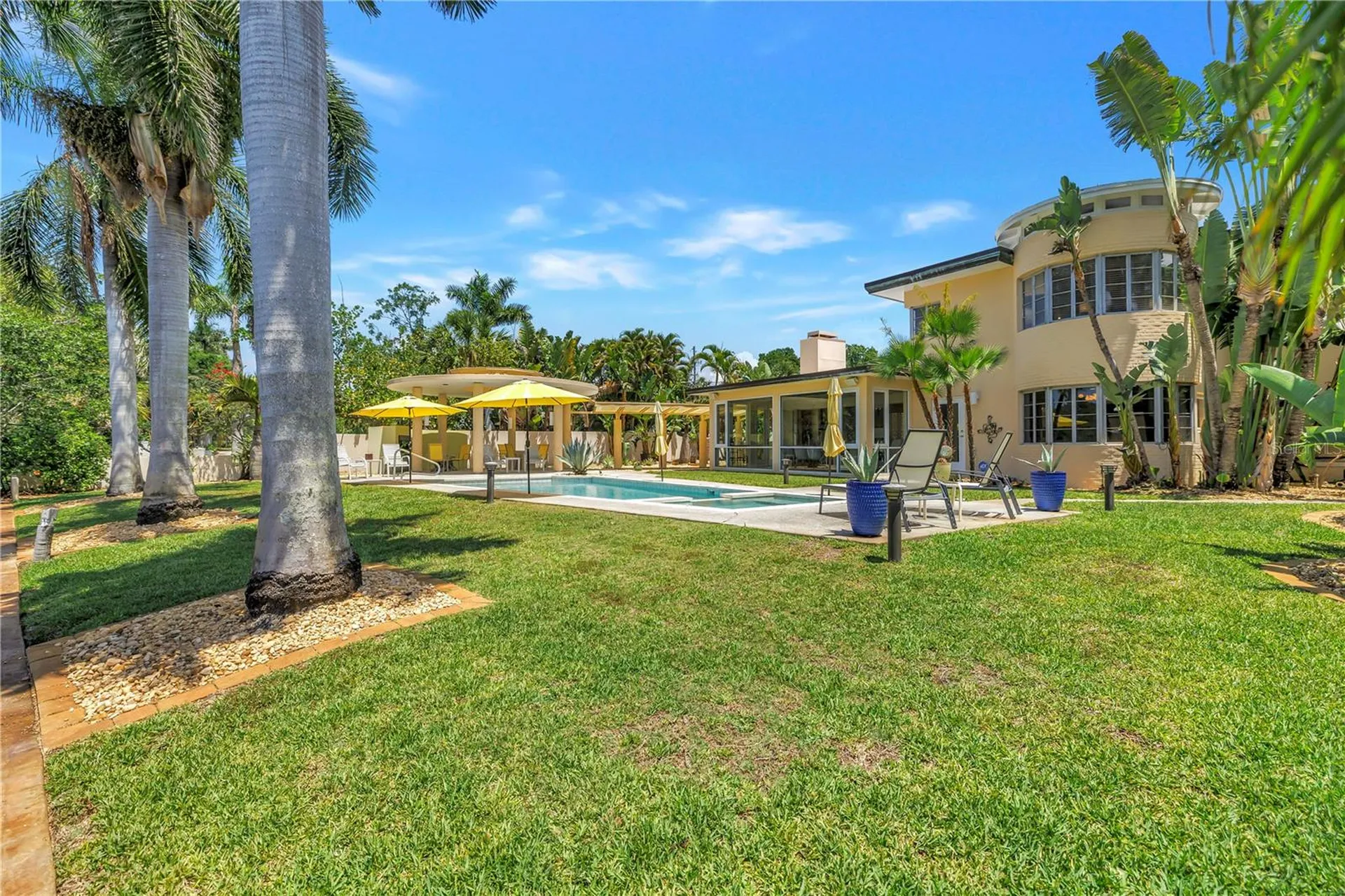 2781 Bayside Drive S St Petersburg FL 33705