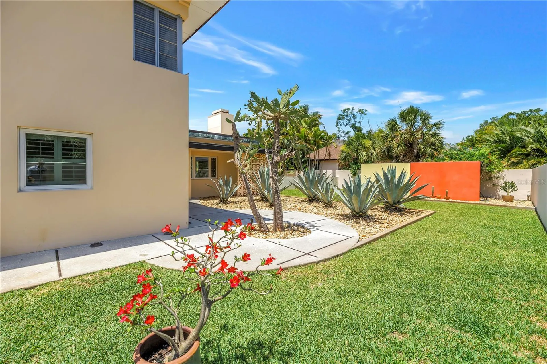 2781 Bayside Drive S St Petersburg FL 33705