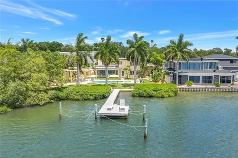 2781 Bayside Drive S St Petersburg FL 33705