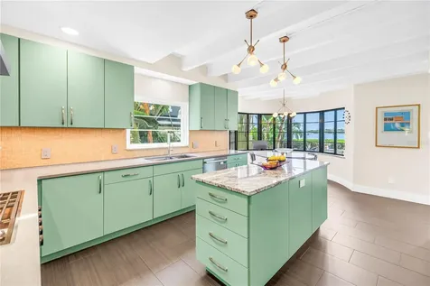 2781 Bayside Drive S St Petersburg FL 33705