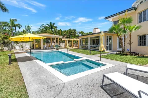 2781 Bayside Drive S St Petersburg FL 33705